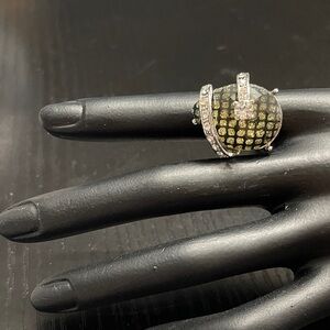 Elegant Black and Gold Ring. 0463